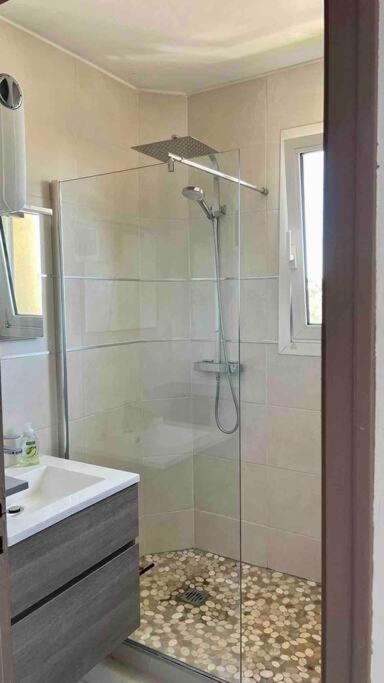 Appartement 2 Chambres Terrasse Vue Mer カリー・ル・ルエ エクステリア 写真